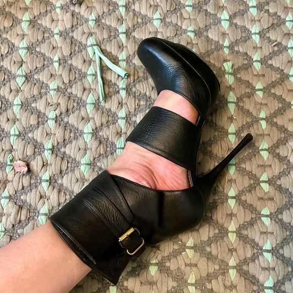 Lanvin Black High Heel pump with Straps size 40 (runway 2010 Hive) - Picture 4 of 9